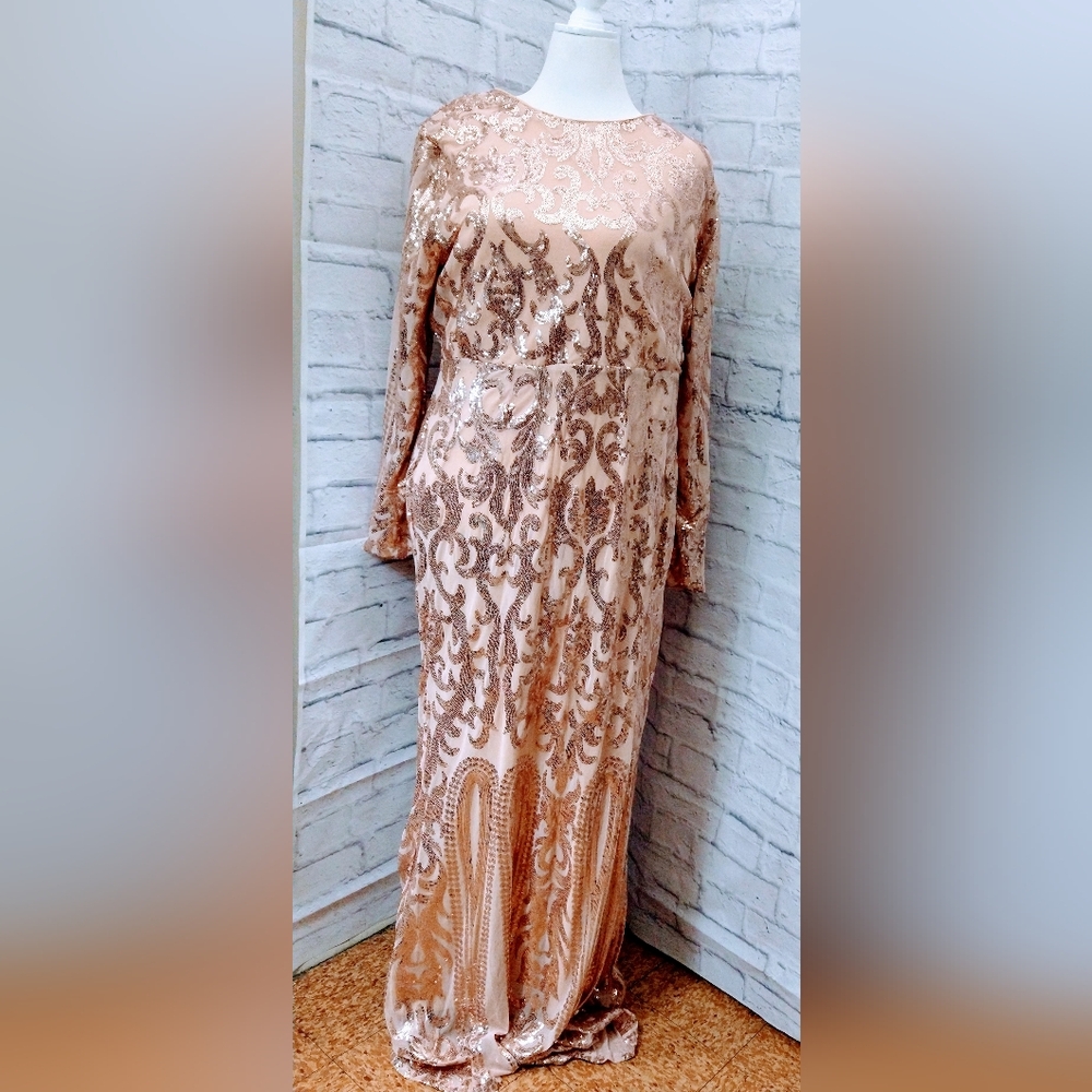 Chic Long Sleeve Sequin Dress in Pink Gold and Cream